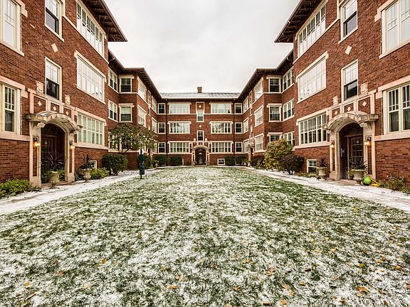 5th image of 632 Hinman Ave APT 3A