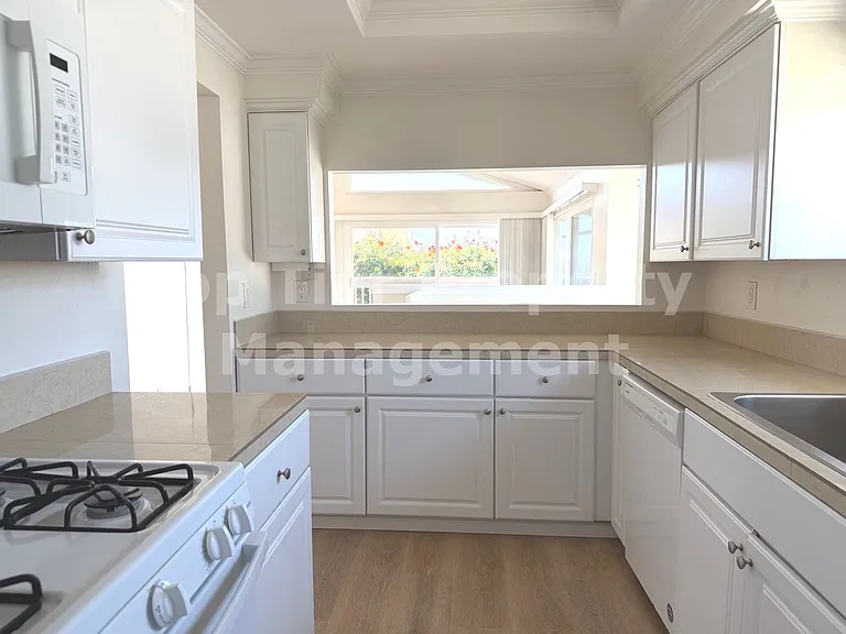 125 Acacia Ave — Photo 15