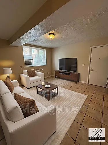 610 East Ave Photo 1