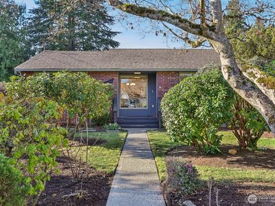 10333 Densmore Avenue N, Seattle, WA, 98133