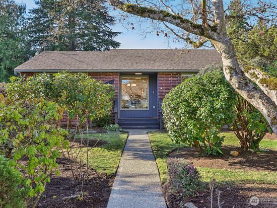 10333 Densmore Avenue N, Seattle, WA 98133