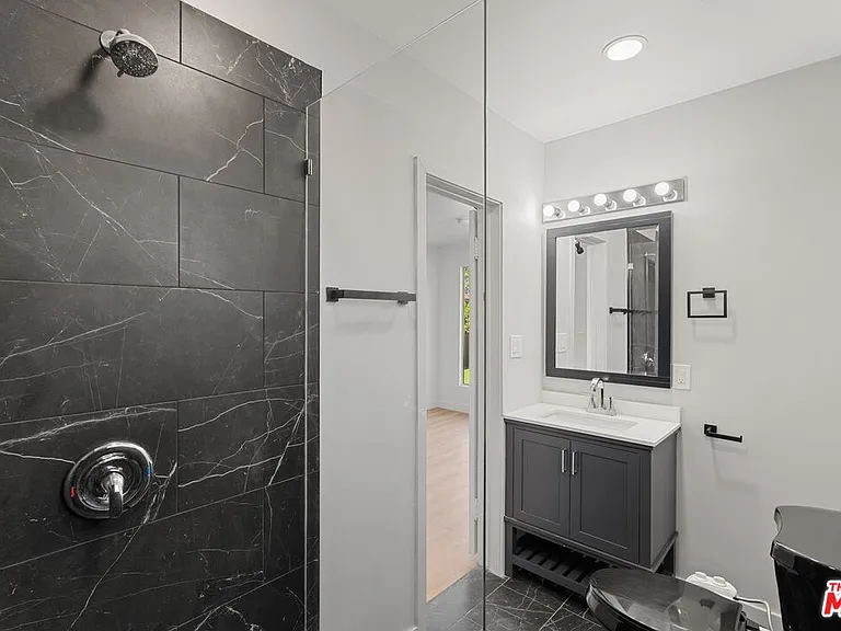 2522 Armacost Ave — Photo 25