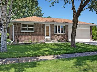 802 Santa Fe Ct, Carol Stream, IL 60188