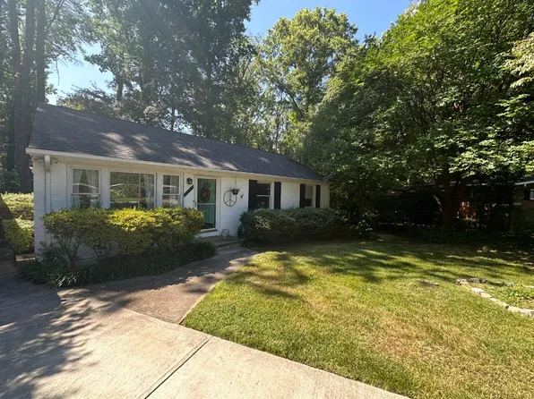 3102 Canterbury St, Greensboro, NC 27408