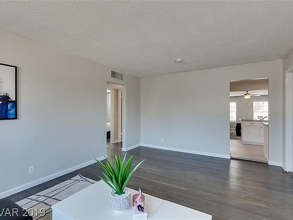 5th image of 1248 Melville Dr