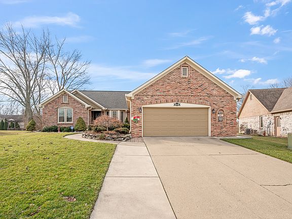3rd image of 247 Huddleston Dr S