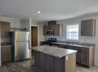9139 Windward Dr #180, Algonac, MI 48001