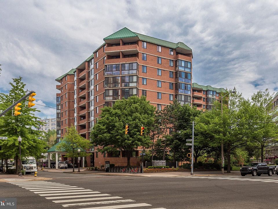 1st image of 1001 N Randolph St APT 920