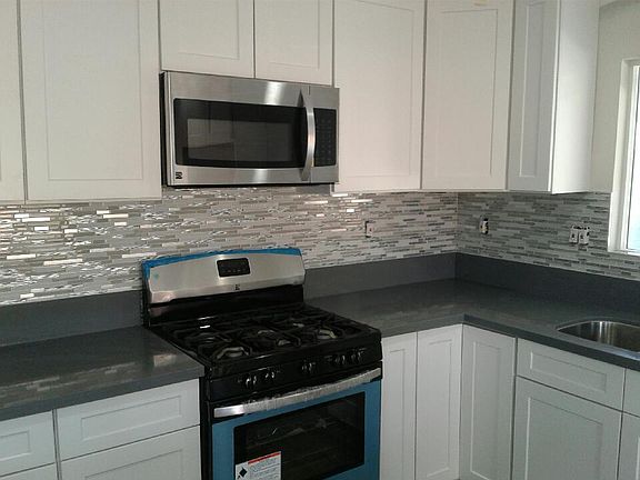 3rd image of 502 Fife Ave