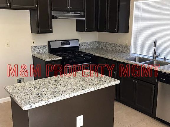 9180 Laguna Center Cir Kitchen