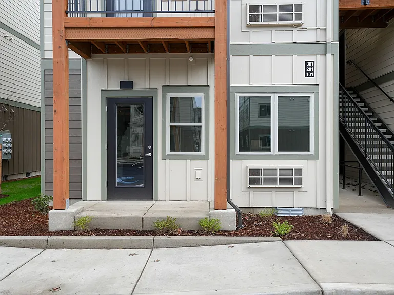 Riddell Rd Apartments — Photo 9