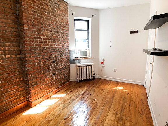 4th image of 258 W 15th St #5E