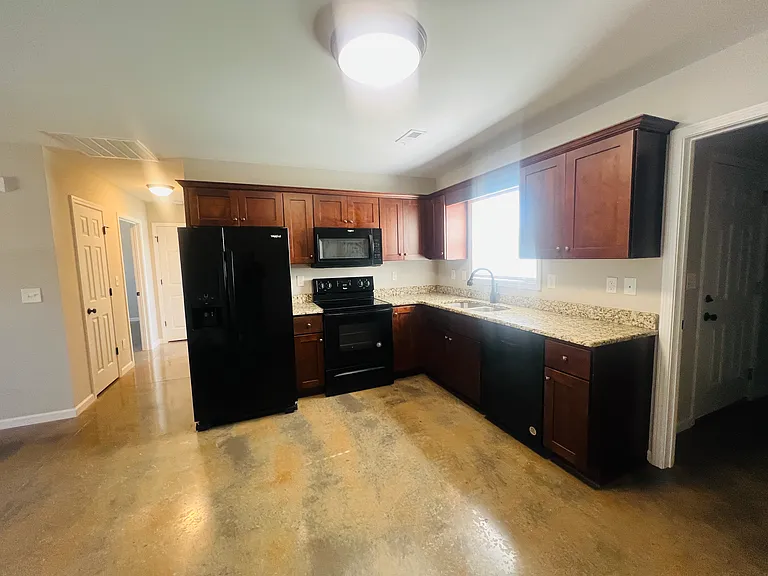 4421 Dillbrook Ln — Photo 4