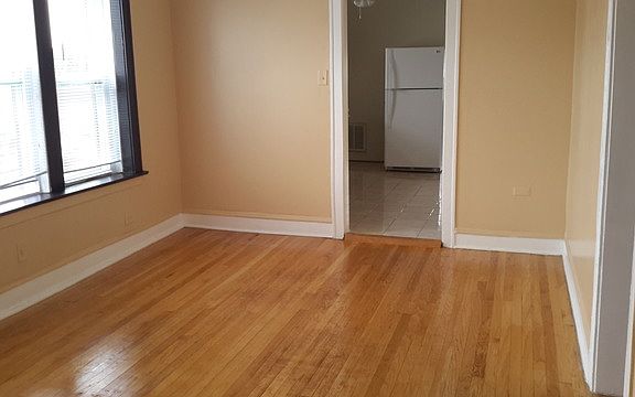 5th image of 8204 S Laflin St #3