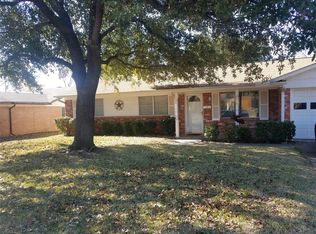 1005 Livingston Dr, Hurst, TX 76053