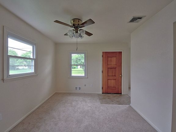 3rd image of 1015 Huff Ave