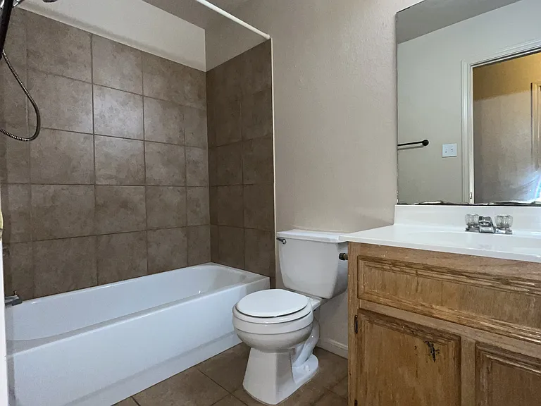 1301 Nicholas Cir #A — Photo 11