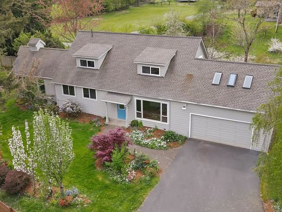 3rd image of 8703 72nd Ave E
