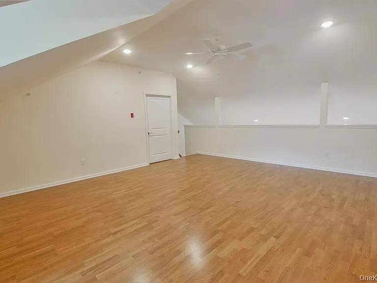 260 W Main St #6 — Photo 8