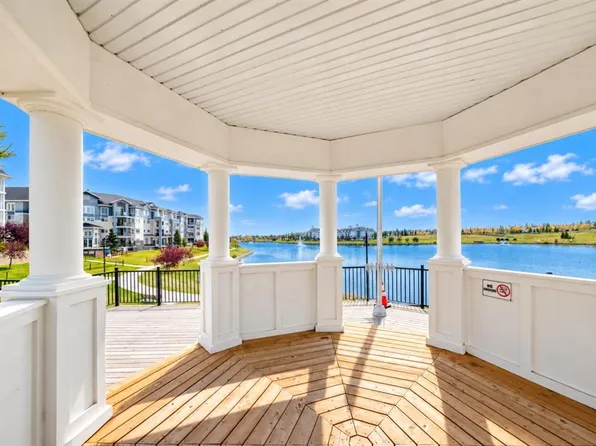 10 S Country Village Park NE #3118, Calgary, AB T3K 0W5