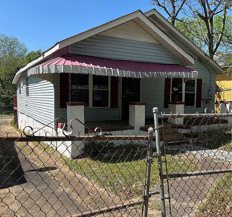 2nd image of 1054 Henle St