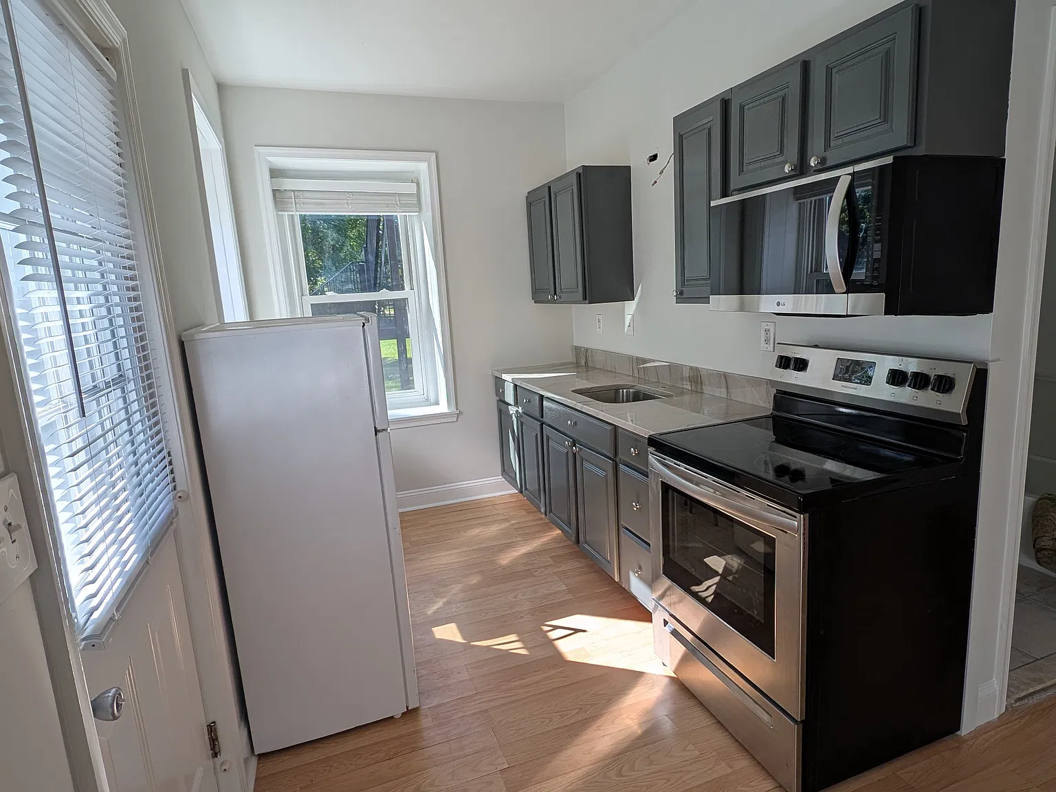1 bed, $1,390 — Photo 4