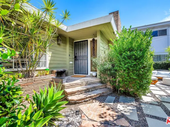 2652 N Beachwood Dr, Los Angeles, CA 90068
