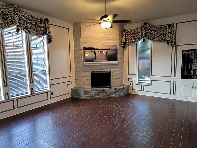 2413 Country Club Pkwy — Photo 2