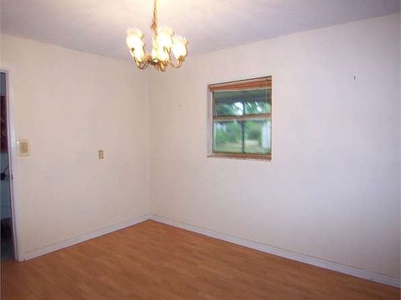 5th image of 103 Charles Ave