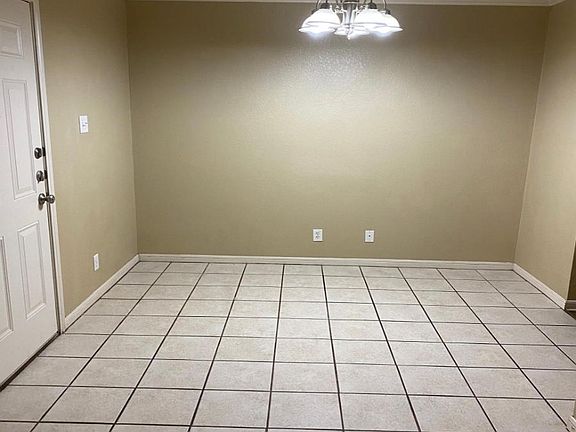 3rd image of 1112 Leah Dr #B