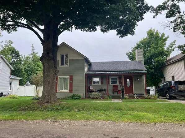 312 Godfrey St, South Lyon, MI 48178