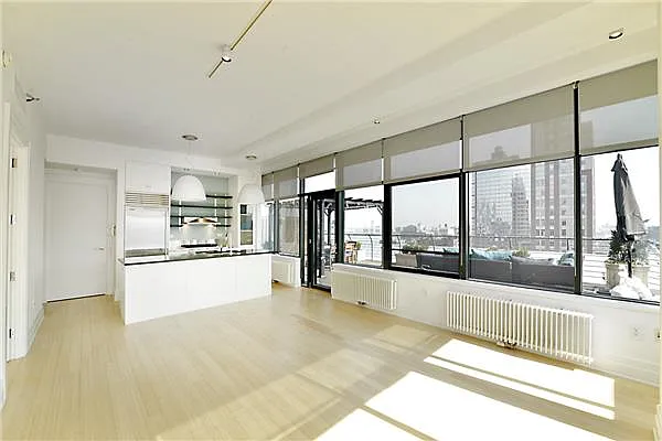 Rented by Manhattan Management Group | media 4