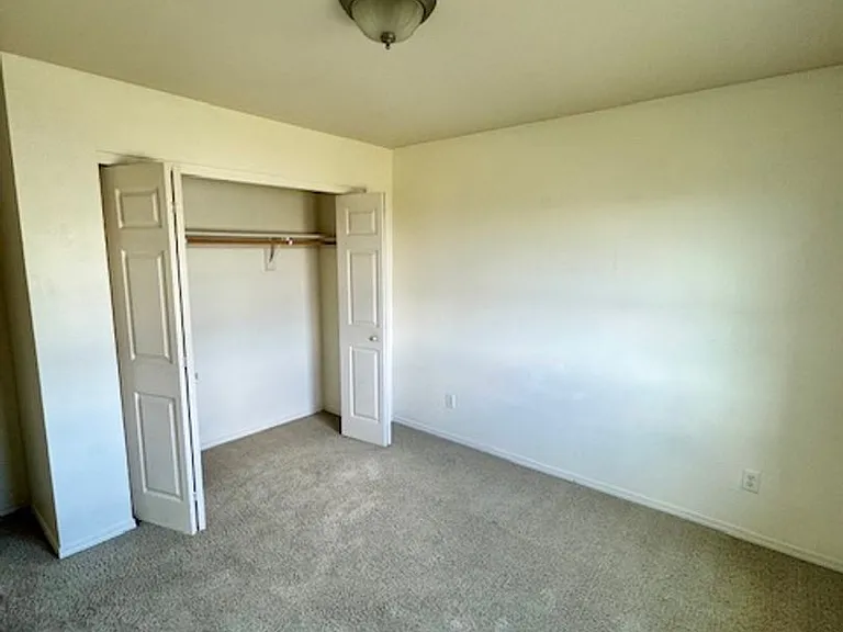 916 Shirley Pl #E — Photo 27