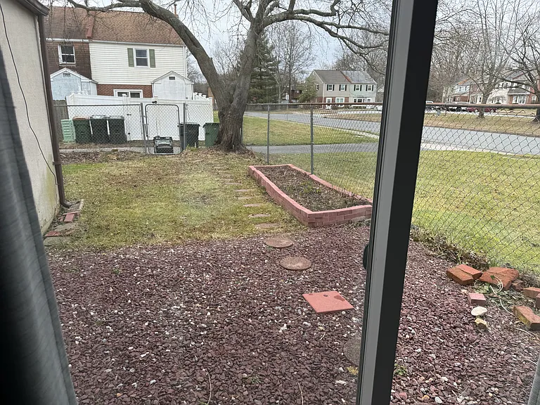 19 Nathan Hale Ct — Photo 3