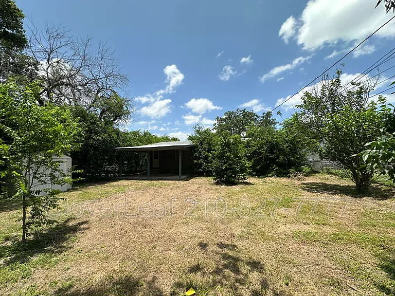 214 Basswood Dr — Photo 33