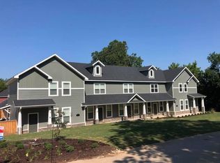 202 Sands Rd, Cave Springs, AR 72718