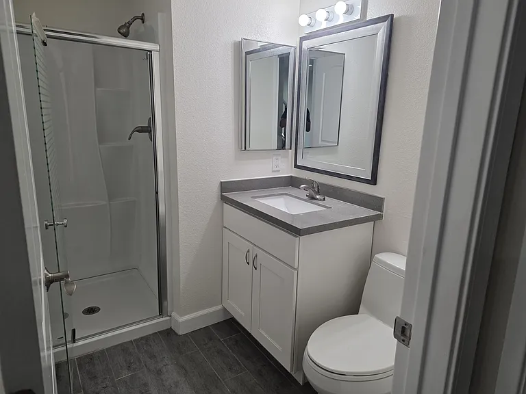 4868 Embassy Cir — Photo 6