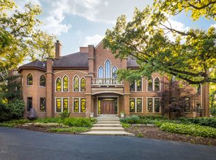 8S070 Brenwood Dr, Naperville, IL 60540