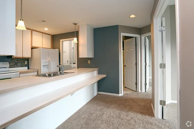 1st image of 302 Hunter Ave