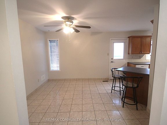 3rd image of 172A Bellamy Rd N