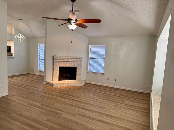2nd image of 2605 Aquaduct Ct