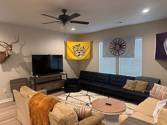 4th image of 1020 Bengal Crossing Ave