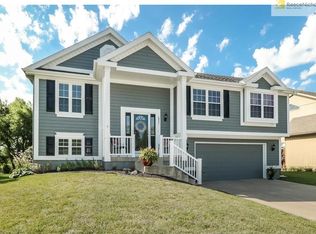 18551 W 164th St, Olathe, KS 66062