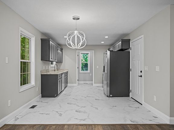 5th image of 65 Pear Cir