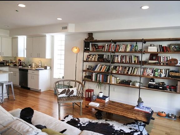 4th image of 222 Jackson St #2
