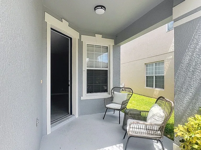 1476 Lexington Ave — Photo 4