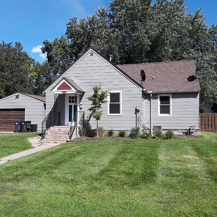 1st image of 376 S Pierson Ave