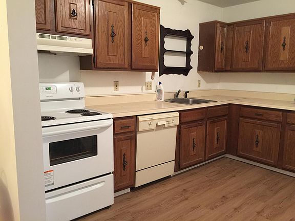 4th image of 7 Autumn Leaf Dr APT 6