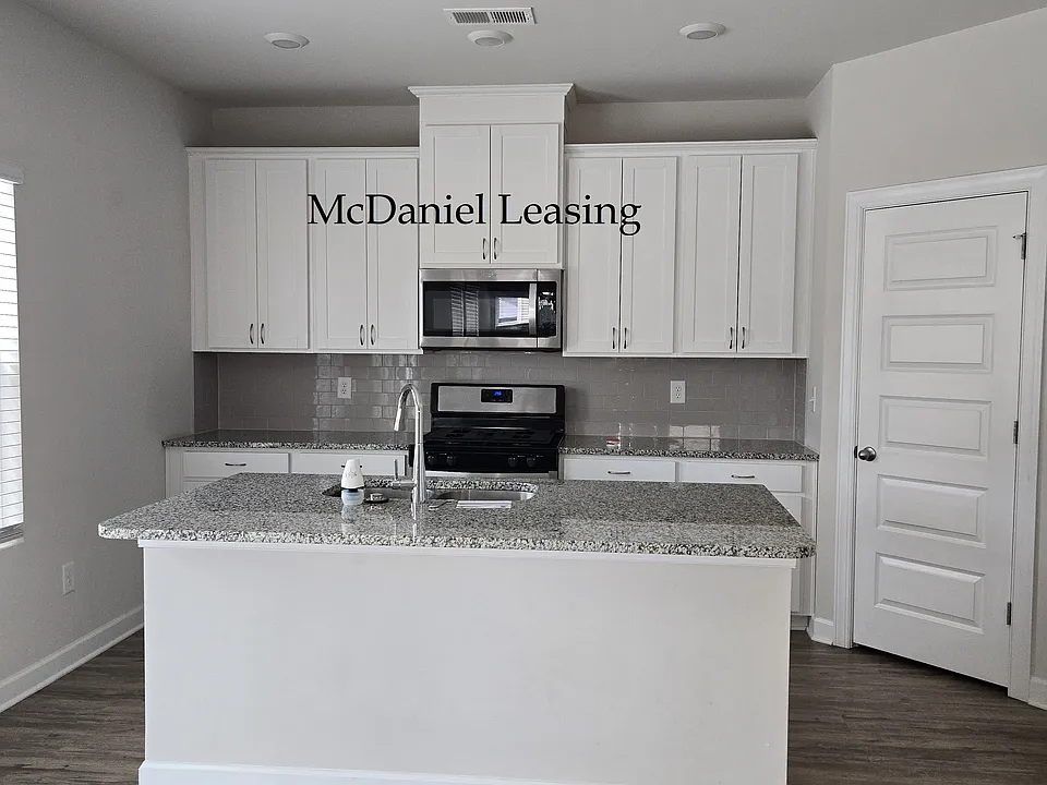 689 Grays Creek Rd