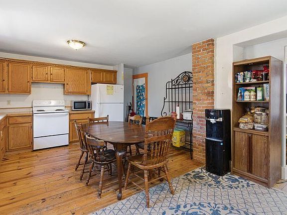 3rd image of 93 Bigelow Road